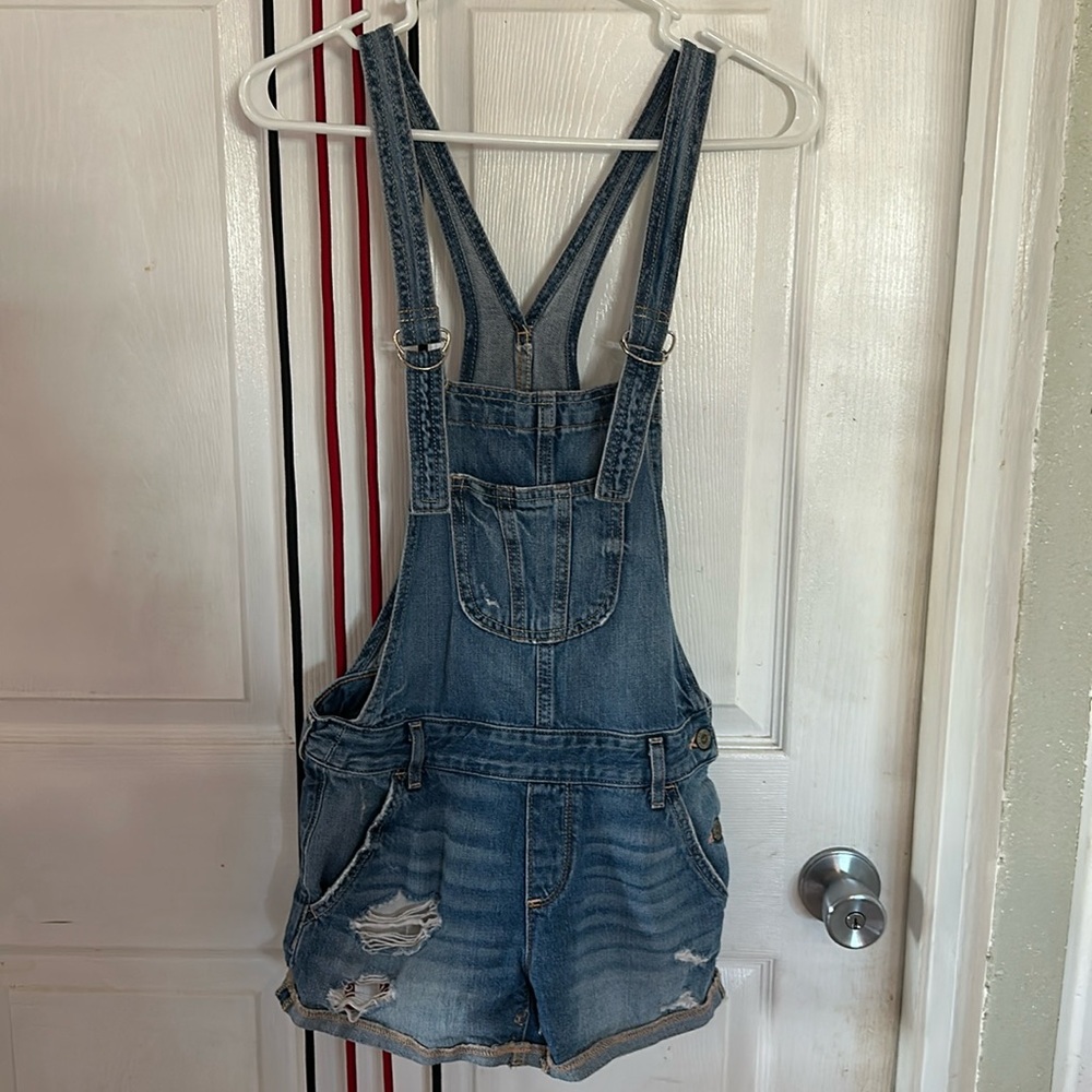 Hollister distressed overall shorts size XS